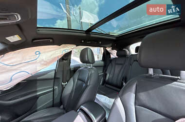 Позашляховик / Кросовер Audi Q7 2021 в 