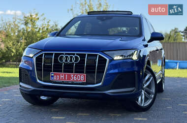Внедорожник / Кроссовер Audi Q7 2021 в 
