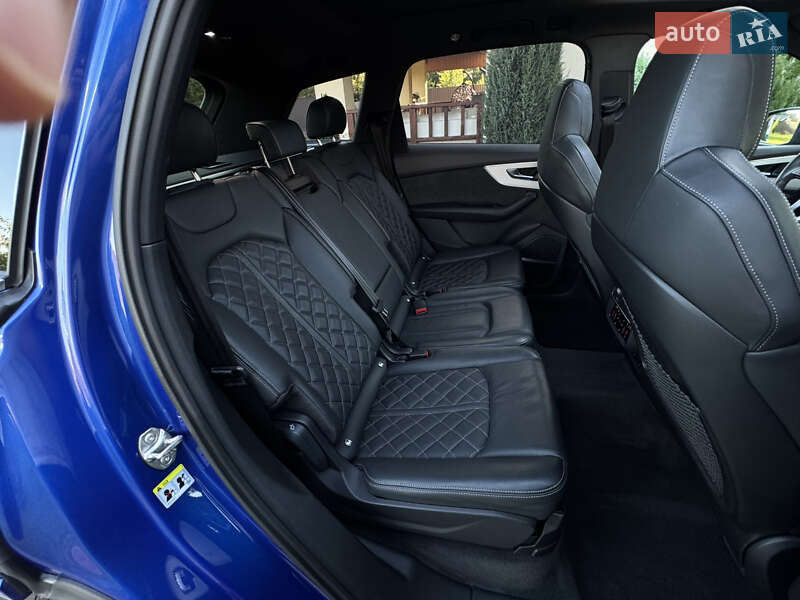 Внедорожник / Кроссовер Audi Q7 2021 в Киеве