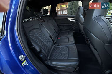 Внедорожник / Кроссовер Audi Q7 2021 в 