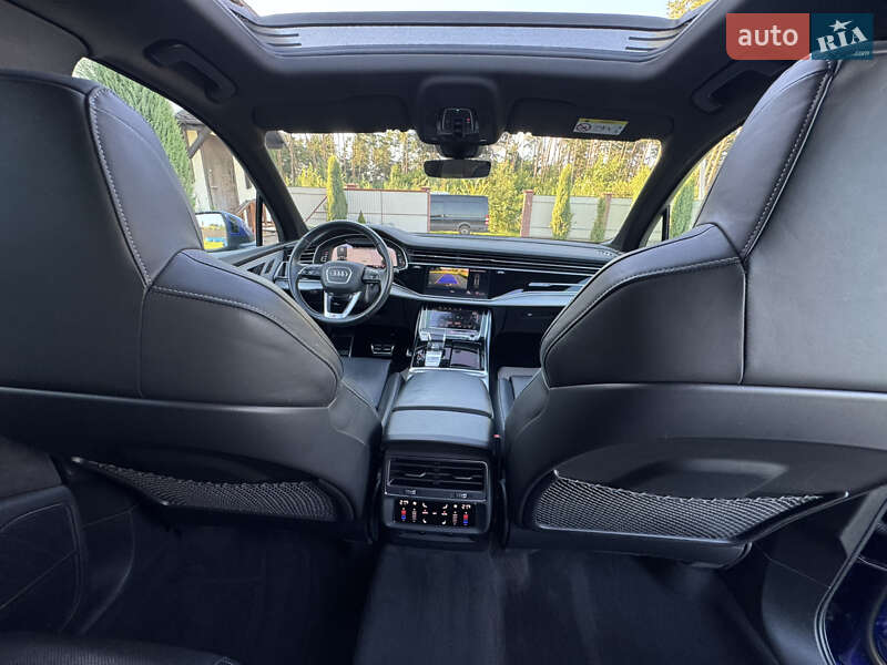 Внедорожник / Кроссовер Audi Q7 2021 в Киеве