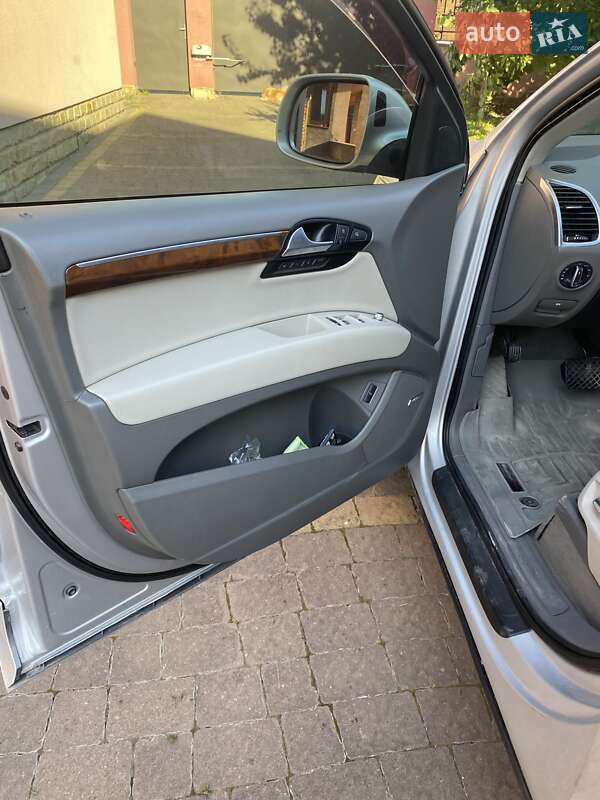 Позашляховик / Кросовер Audi Q7 2012 в Львові