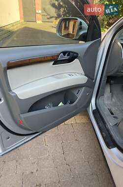 Внедорожник / Кроссовер Audi Q7 2012 в 