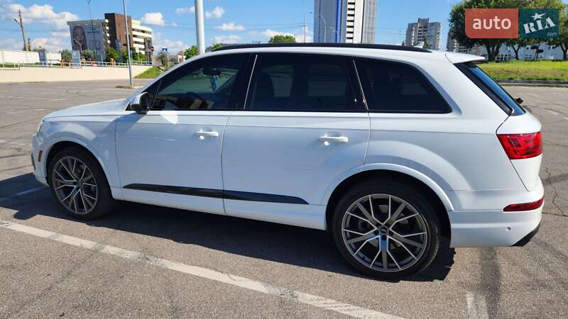 Внедорожник / Кроссовер Audi Q7 2019 в Киеве