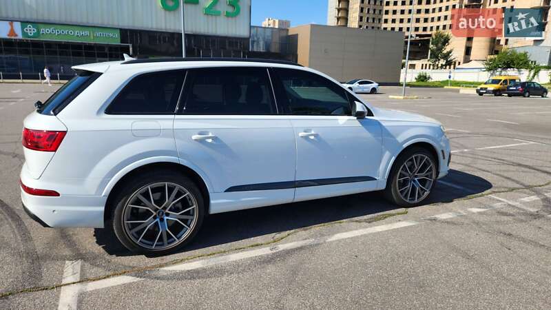 Внедорожник / Кроссовер Audi Q7 2019 в Киеве