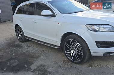 Внедорожник / Кроссовер Audi Q7 2013 в 