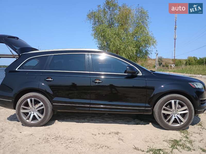 Внедорожник / Кроссовер Audi Q7 2015 в Днепре