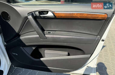Внедорожник / Кроссовер Audi Q7 2014 в 