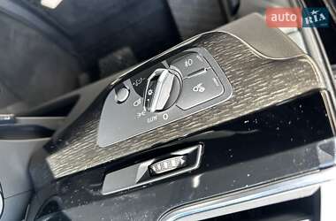 Внедорожник / Кроссовер Audi Q7 2015 в 
