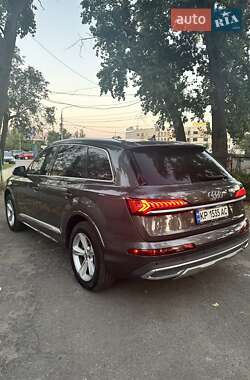 Позашляховик / Кросовер Audi Q7 2020 в 