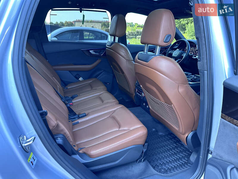 Внедорожник / Кроссовер Audi Q7 2017 в Луцке