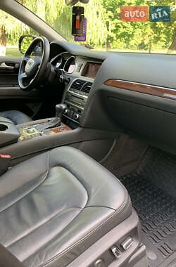 Внедорожник / Кроссовер Audi Q7 2012 в 