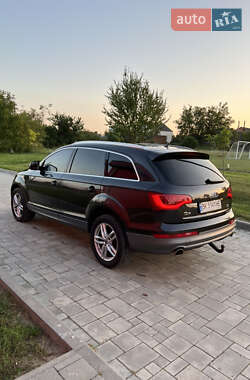 Внедорожник / Кроссовер Audi Q7 2012 в 