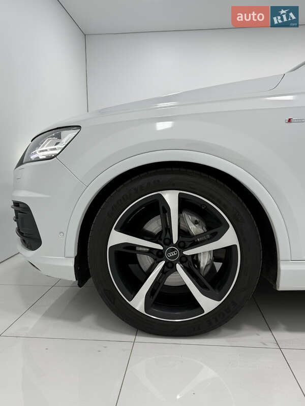 Позашляховик / Кросовер Audi Q7 2016 в Одесі