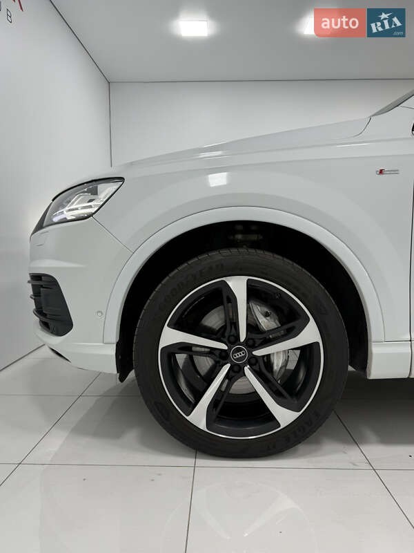 Позашляховик / Кросовер Audi Q7 2016 в Одесі