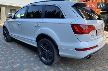 Внедорожник / Кроссовер Audi Q7 2015 в 