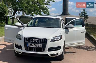 Внедорожник / Кроссовер Audi Q7 2015 в 