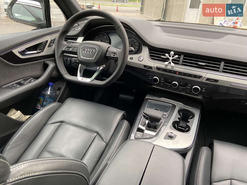 Позашляховик / Кросовер Audi Q7 2015 в Києві