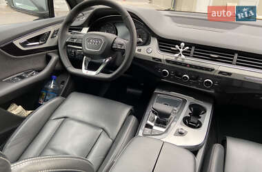 Внедорожник / Кроссовер Audi Q7 2015 в 