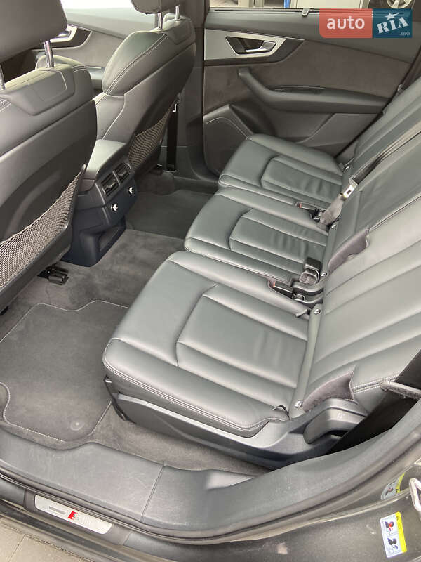 Позашляховик / Кросовер Audi Q7 2015 в Києві