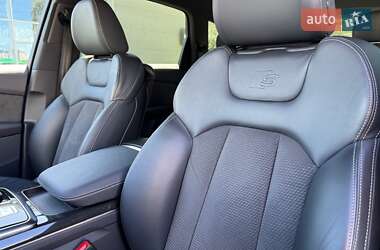 Внедорожник / Кроссовер Audi Q7 2021 в 