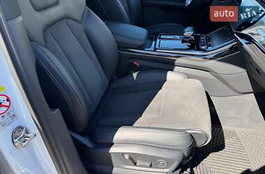 Внедорожник / Кроссовер Audi Q7 2021 в 