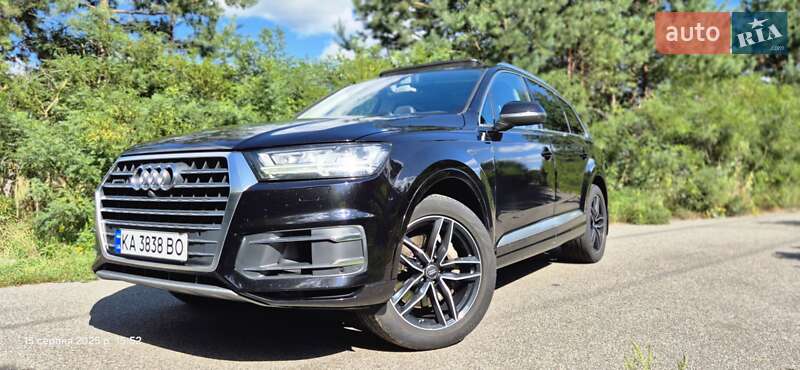 Внедорожник / Кроссовер Audi Q7 2016 в Киеве