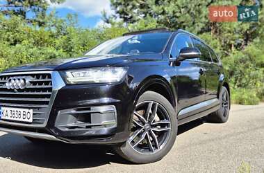 Внедорожник / Кроссовер Audi Q7 2016 в 