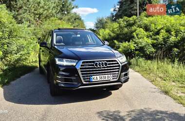 Внедорожник / Кроссовер Audi Q7 2016 в 