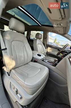Позашляховик / Кросовер Audi Q7 2012 в 