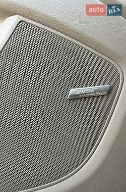 Позашляховик / Кросовер Audi Q7 2012 в 