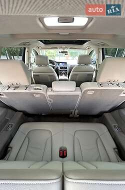 Позашляховик / Кросовер Audi Q7 2012 в 