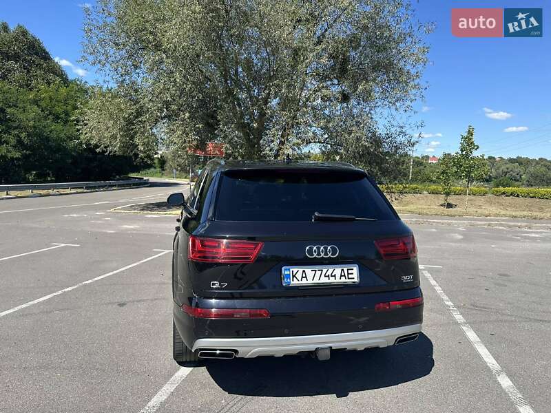 Внедорожник / Кроссовер Audi Q7 2017 в Киеве