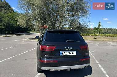 Внедорожник / Кроссовер Audi Q7 2017 в 