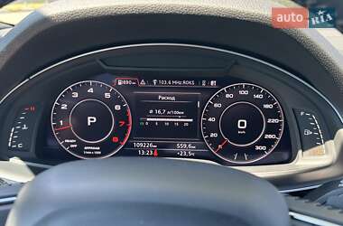 Внедорожник / Кроссовер Audi Q7 2017 в 