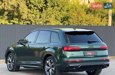 Внедорожник / Кроссовер Audi Q7 2021 в 