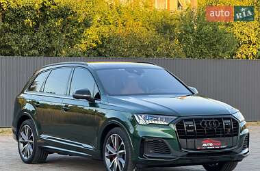 Внедорожник / Кроссовер Audi Q7 2021 в 
