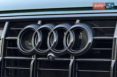 Внедорожник / Кроссовер Audi Q7 2021 в 