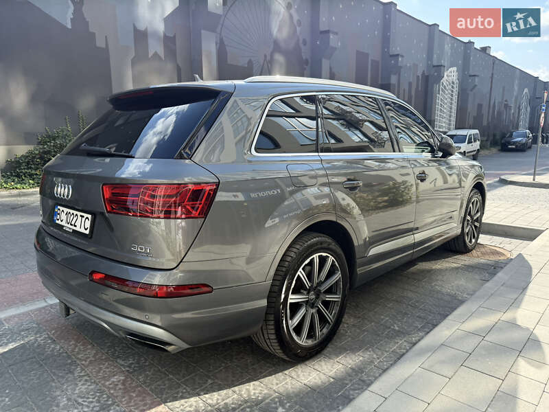 Позашляховик / Кросовер Audi Q7 2016 в Львові