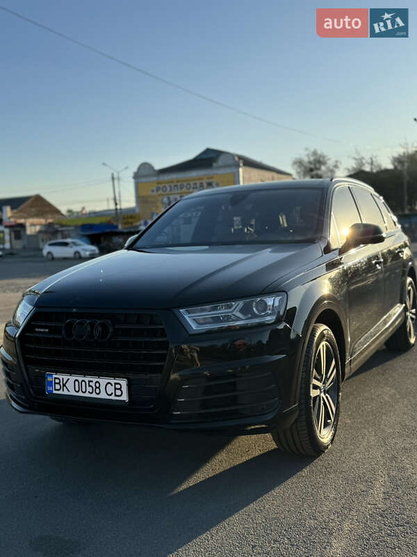 Внедорожник / Кроссовер Audi Q7 2019 в Новомосковске
