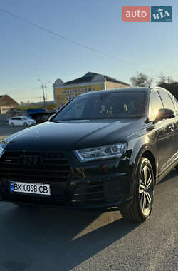 Внедорожник / Кроссовер Audi Q7 2019 в 