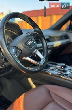 Внедорожник / Кроссовер Audi Q7 2019 в 