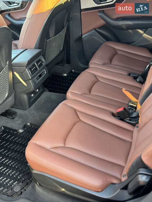 Внедорожник / Кроссовер Audi Q7 2019 в Новомосковске