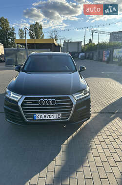 Внедорожник / Кроссовер Audi Q7 2017 в 