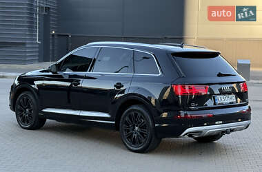 Внедорожник / Кроссовер Audi Q7 2017 в 