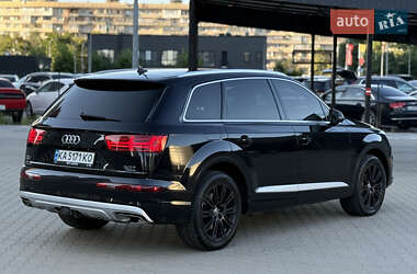 Внедорожник / Кроссовер Audi Q7 2017 в 
