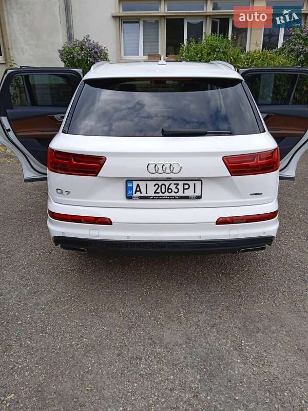 Внедорожник / Кроссовер Audi Q7 2018 в Ужгороде