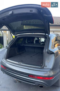 Внедорожник / Кроссовер Audi Q7 2011 в 