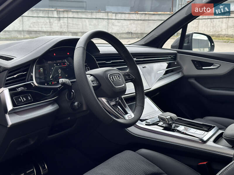 Внедорожник / Кроссовер Audi Q7 2025 в Киеве