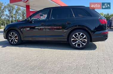 Внедорожник / Кроссовер Audi Q7 2016 в 
